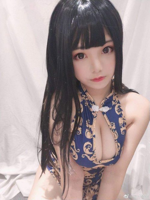 中国人美少女コスプレイヤー蜜汁猫裘のエロ画像15